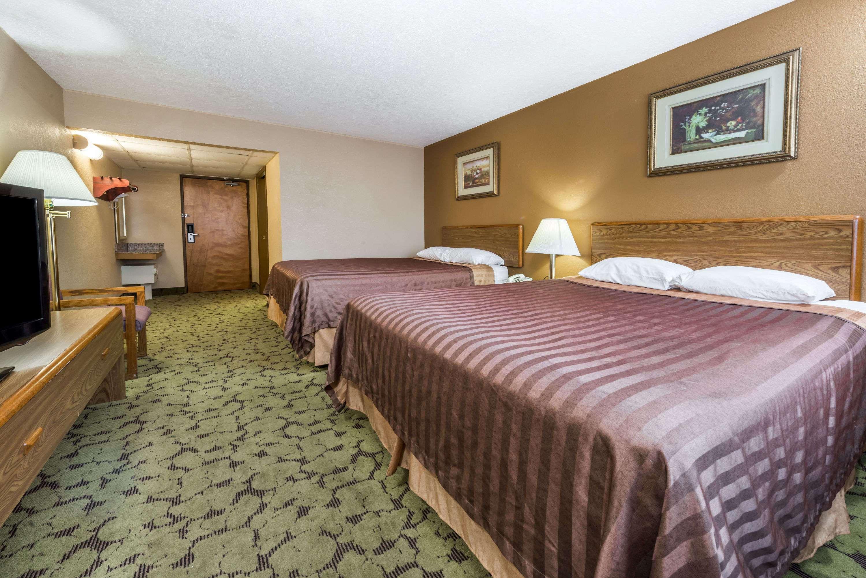 Travelodge By Wyndham בלומינגטון מראה חיצוני תמונה
