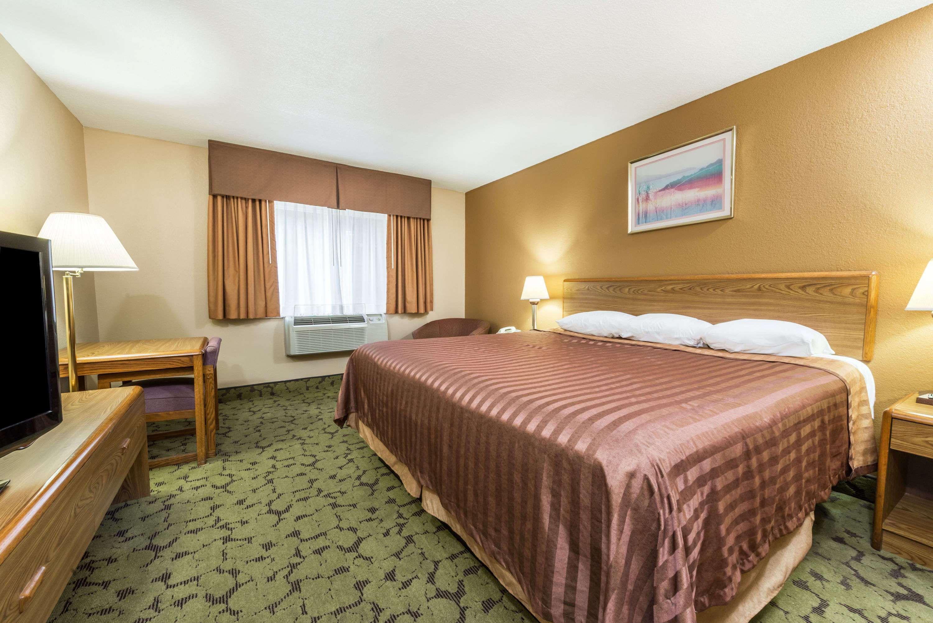 Travelodge By Wyndham בלומינגטון מראה חיצוני תמונה