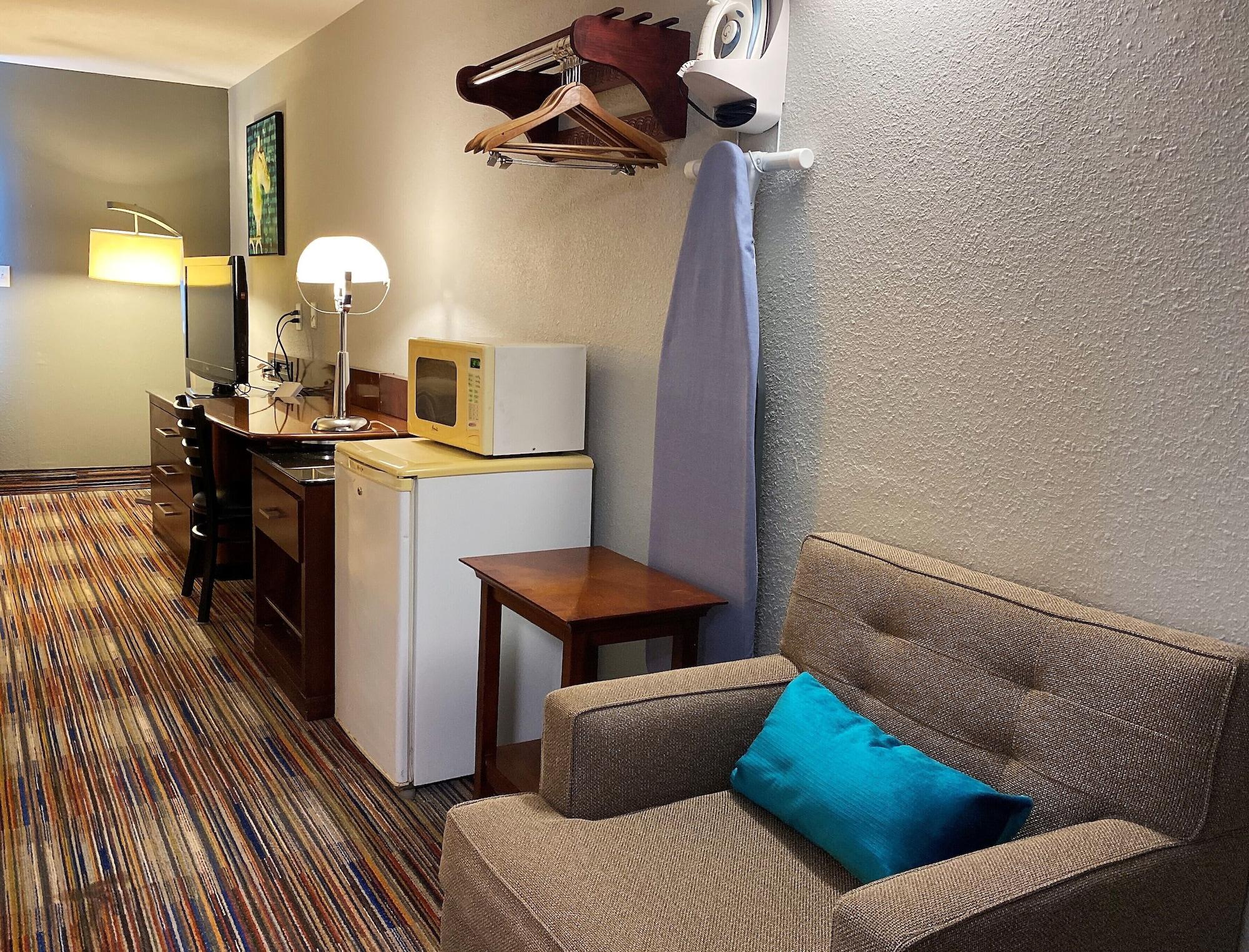 Travelodge By Wyndham בלומינגטון מראה חיצוני תמונה