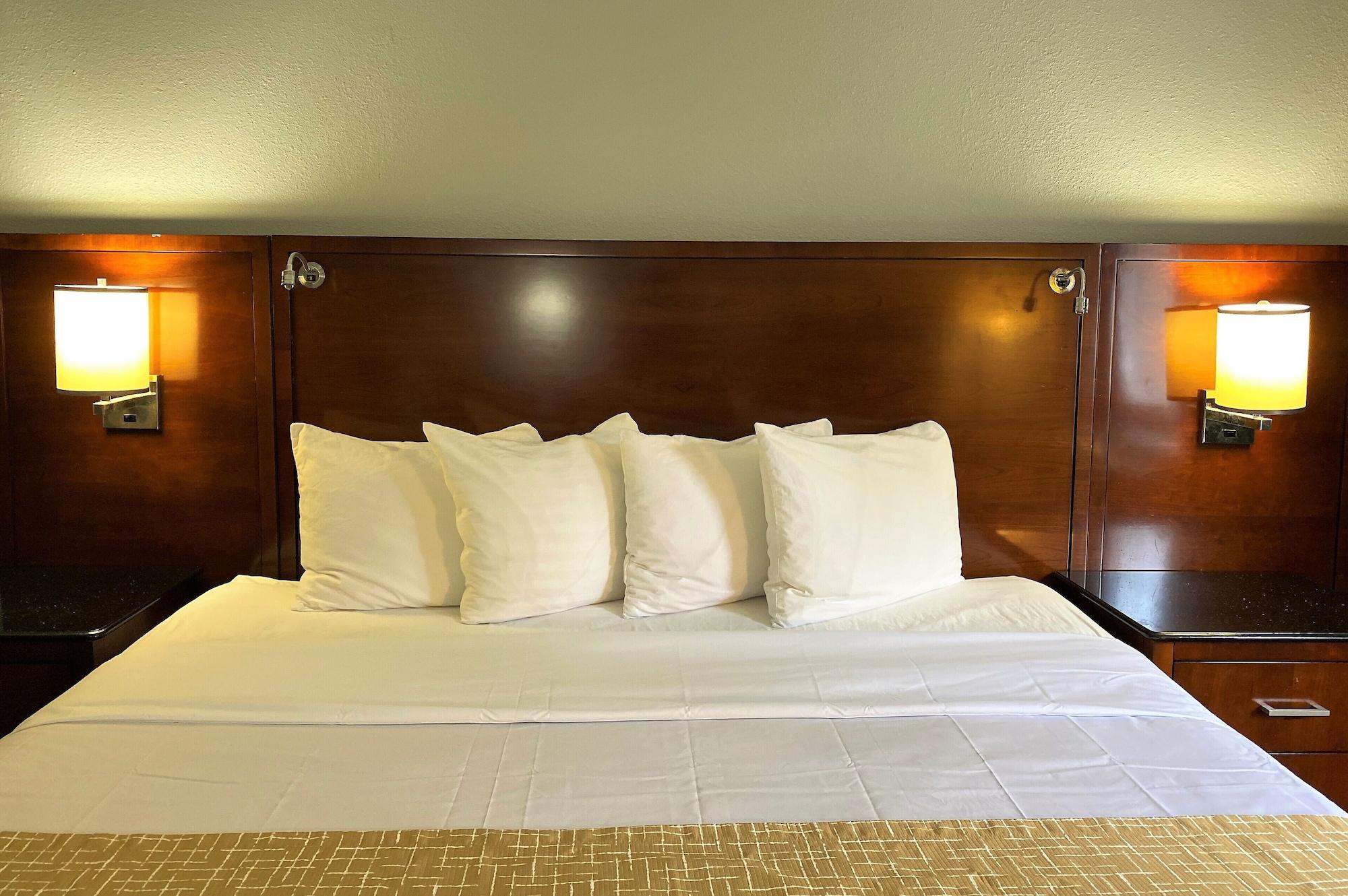 Travelodge By Wyndham בלומינגטון מראה חיצוני תמונה