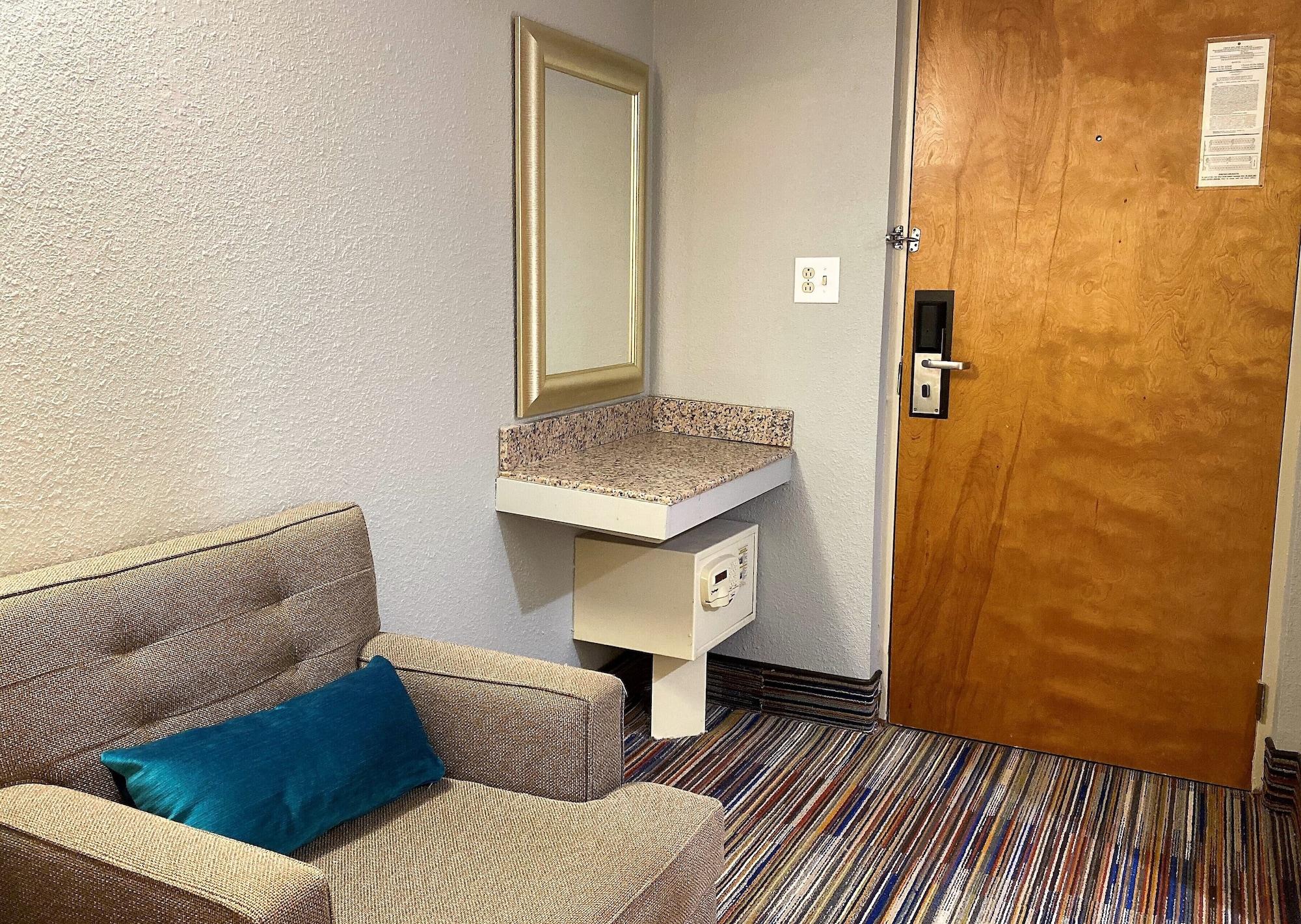 Travelodge By Wyndham בלומינגטון מראה חיצוני תמונה