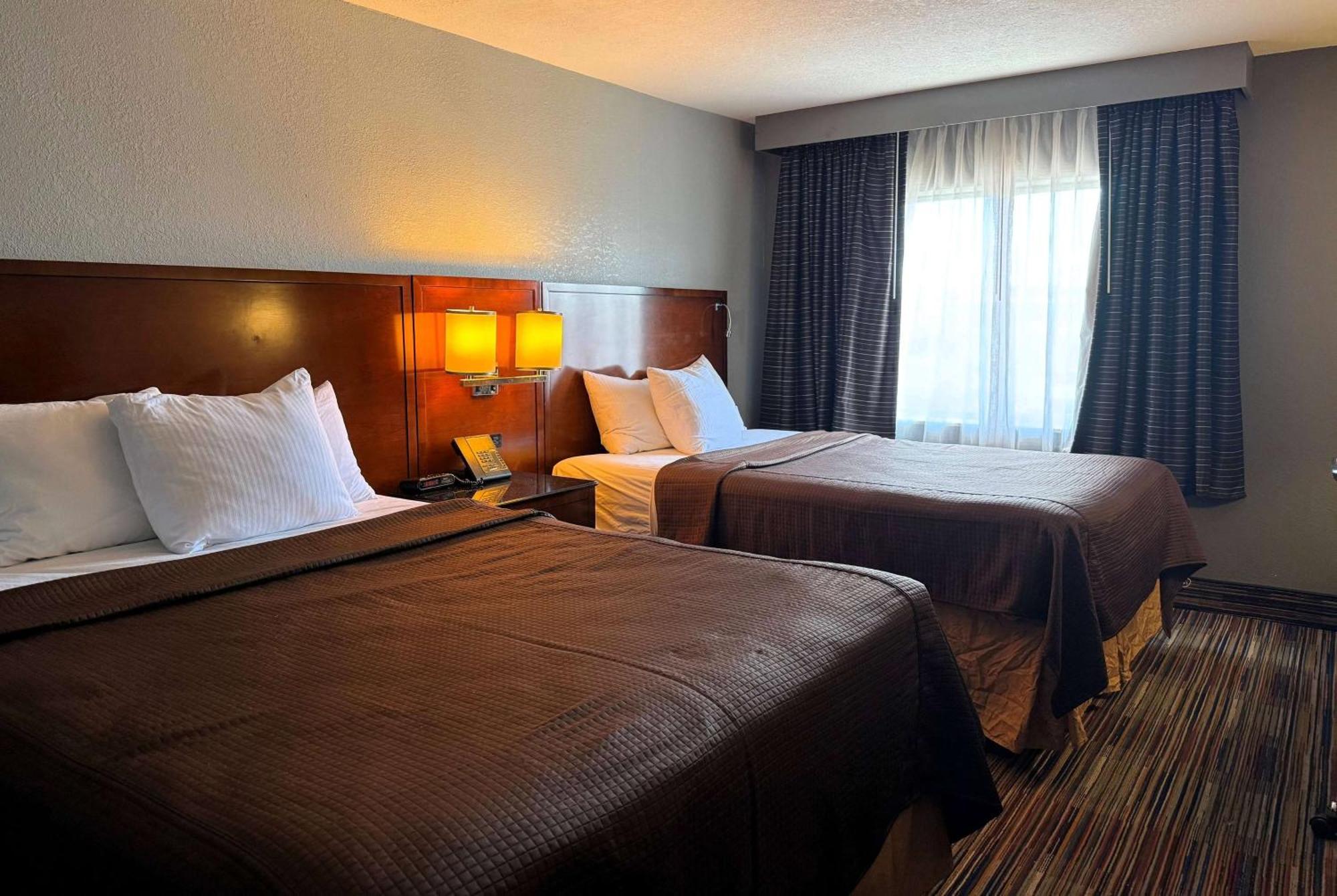 Travelodge By Wyndham בלומינגטון מראה חיצוני תמונה